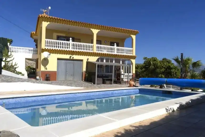 Swimming pool of Houses for sale in Vélez-Málaga  with Private garden, Terrace and Swimming Pool