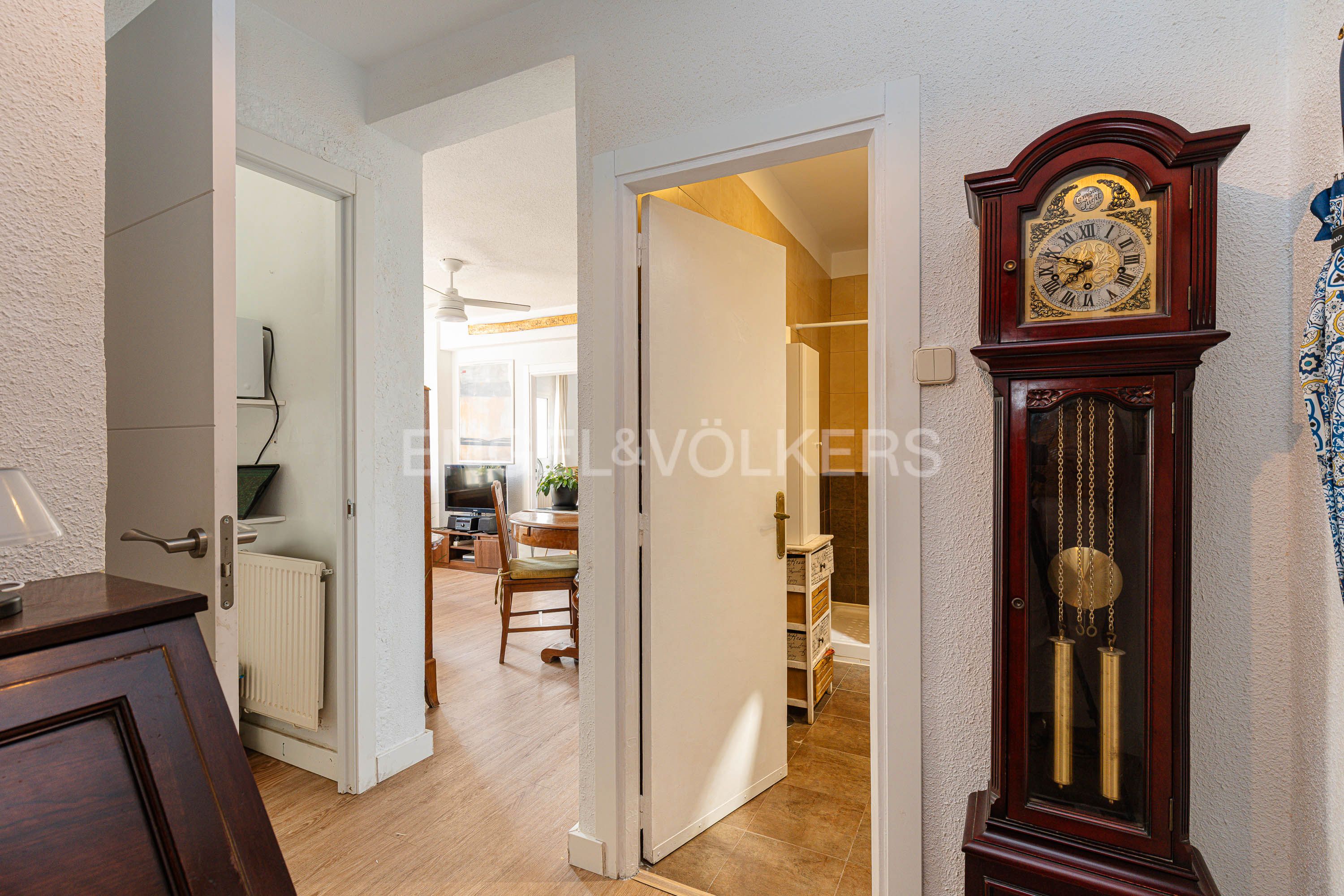 Apartment for sale in  Madrid Capital  with Air Conditioner, Heating and Furnished