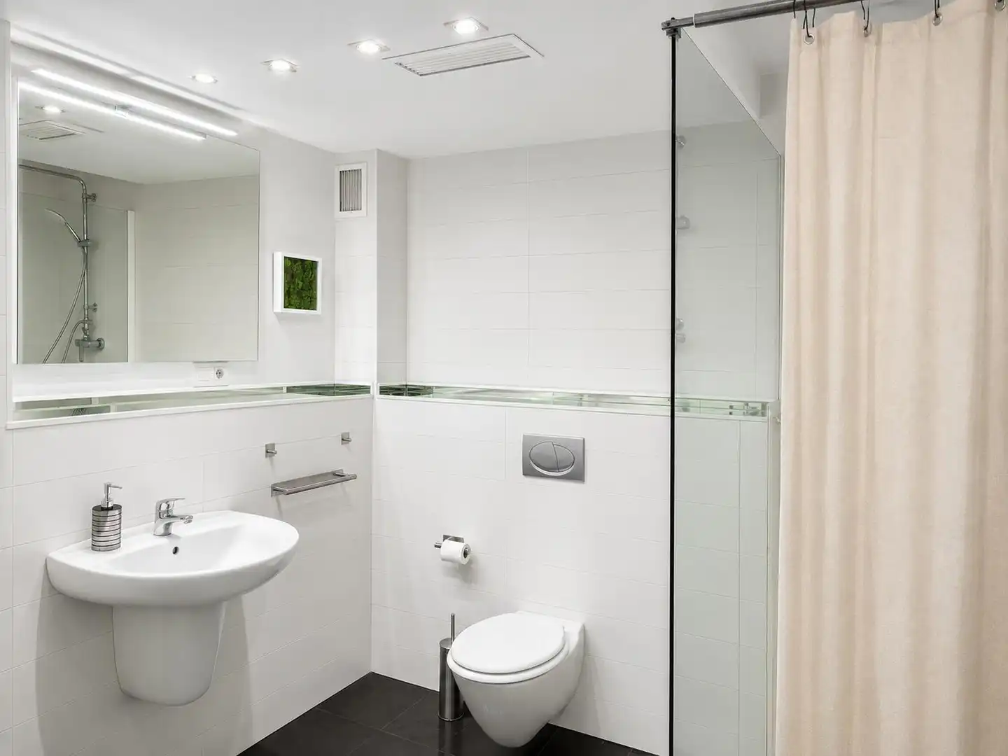 Bathroom of Lofts for rent in Valencia