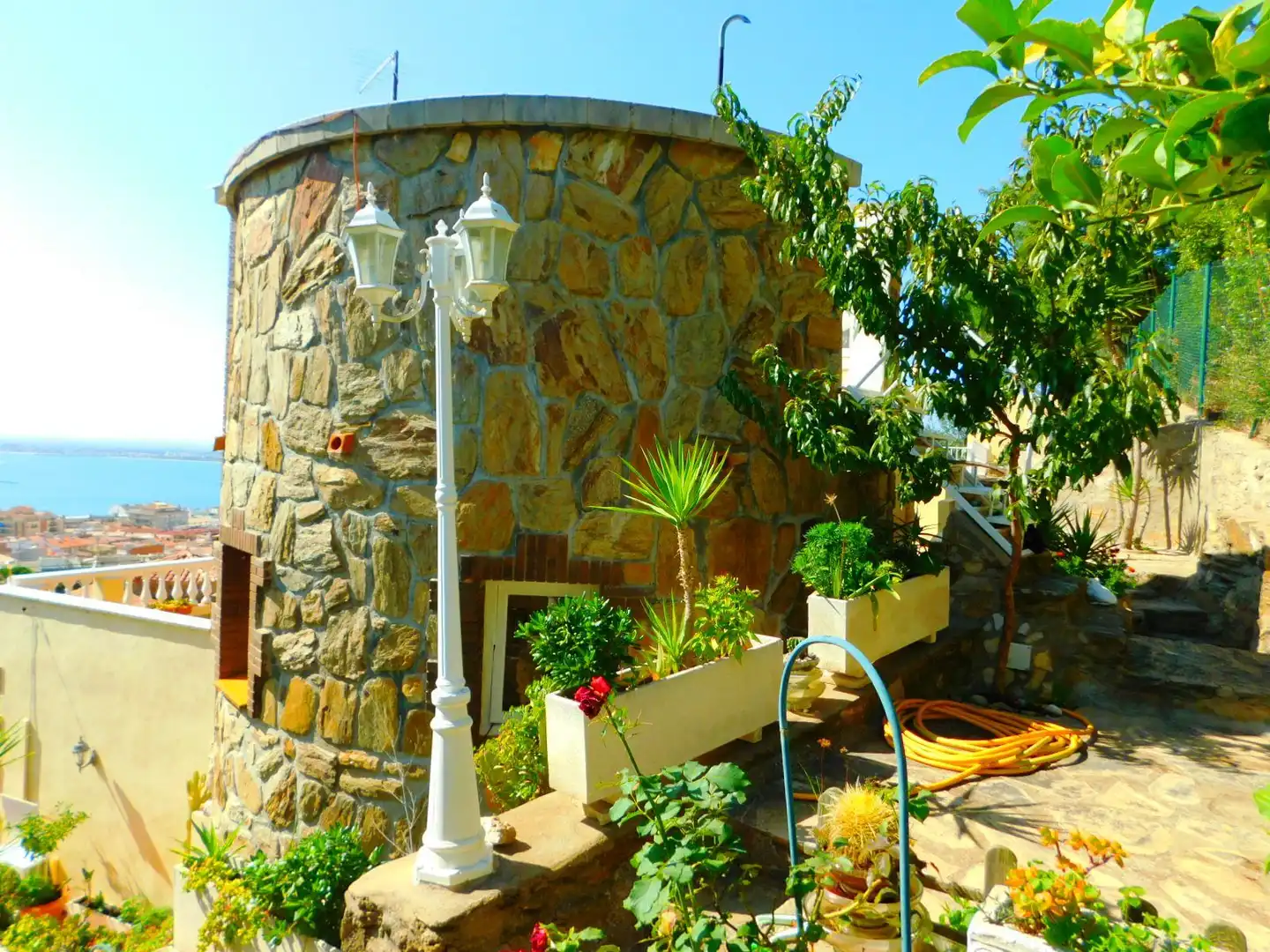 Jardí de Casa o xalet en venda en Roses amb Aire condicionat, Jardí privat i Terrassa