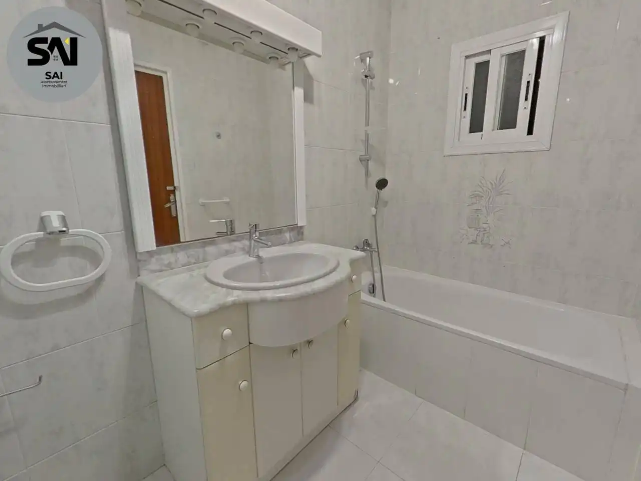 Bathroom of Flat for sale in Sabadell  with Air Conditioner, Heating and Balcony