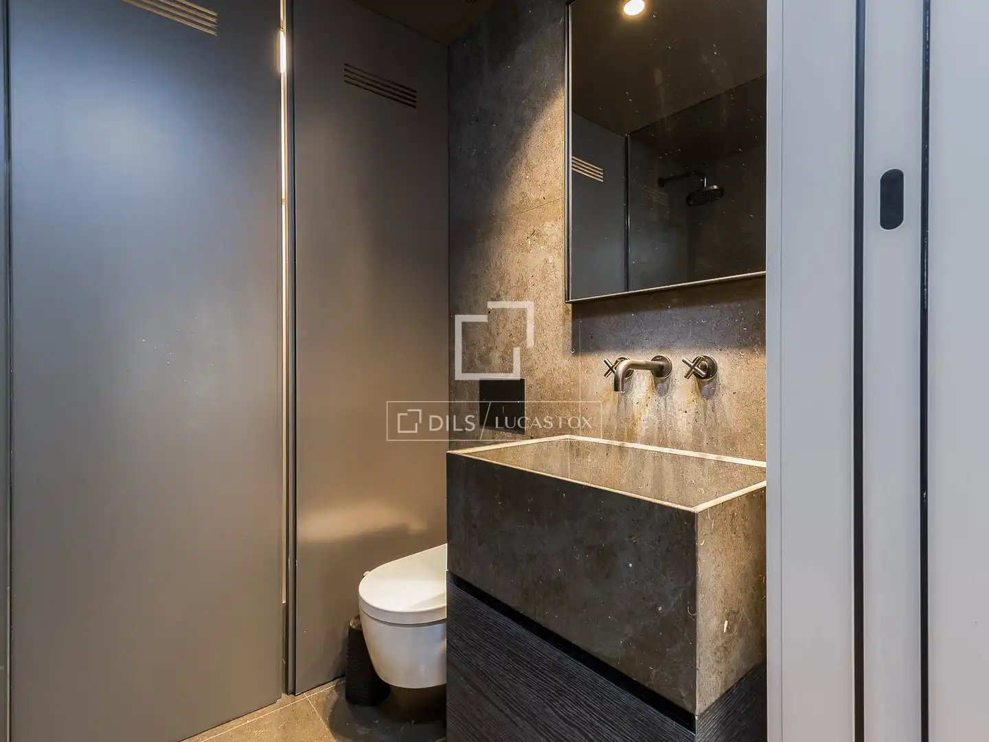 Baño de Piso en venta en Barcelona con Aire acondicionado, Calefacción y Terraza