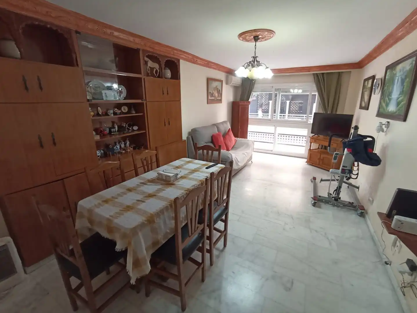 Menjador de Pis en venda en Estepona amb Aire condicionat, Calefacció i Moblat