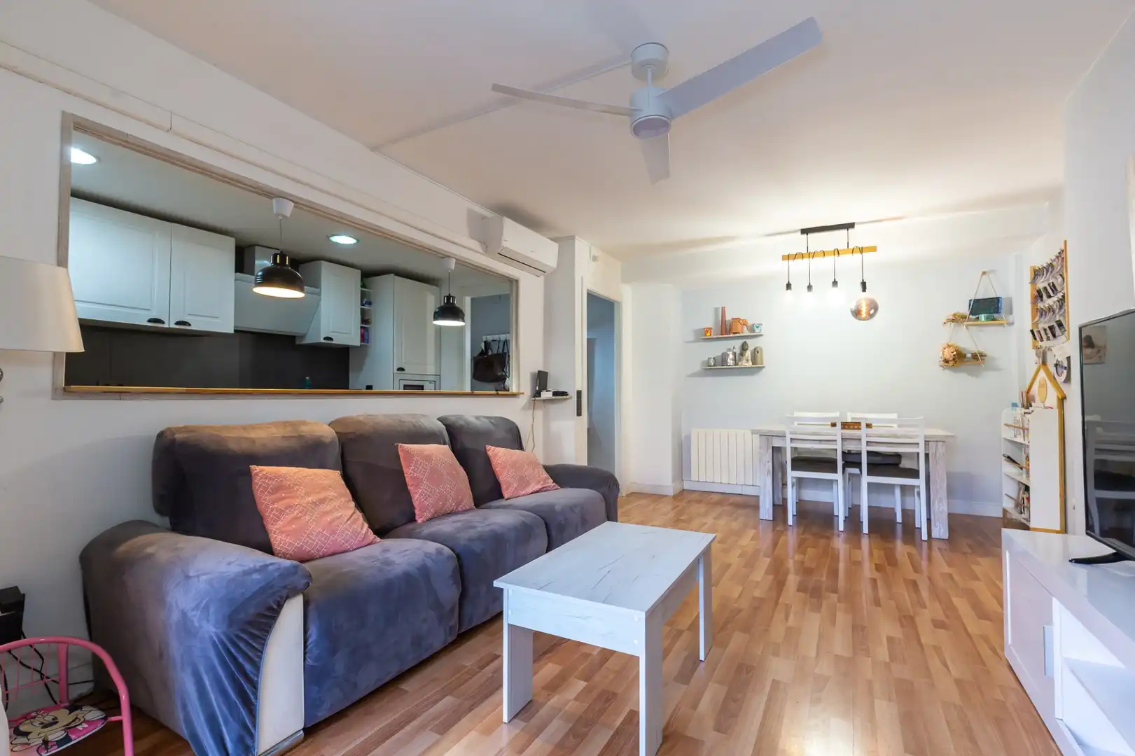 Sala d'estar de Planta baixa en venda en Rubí amb Aire condicionat, Calefacció i Terrassa