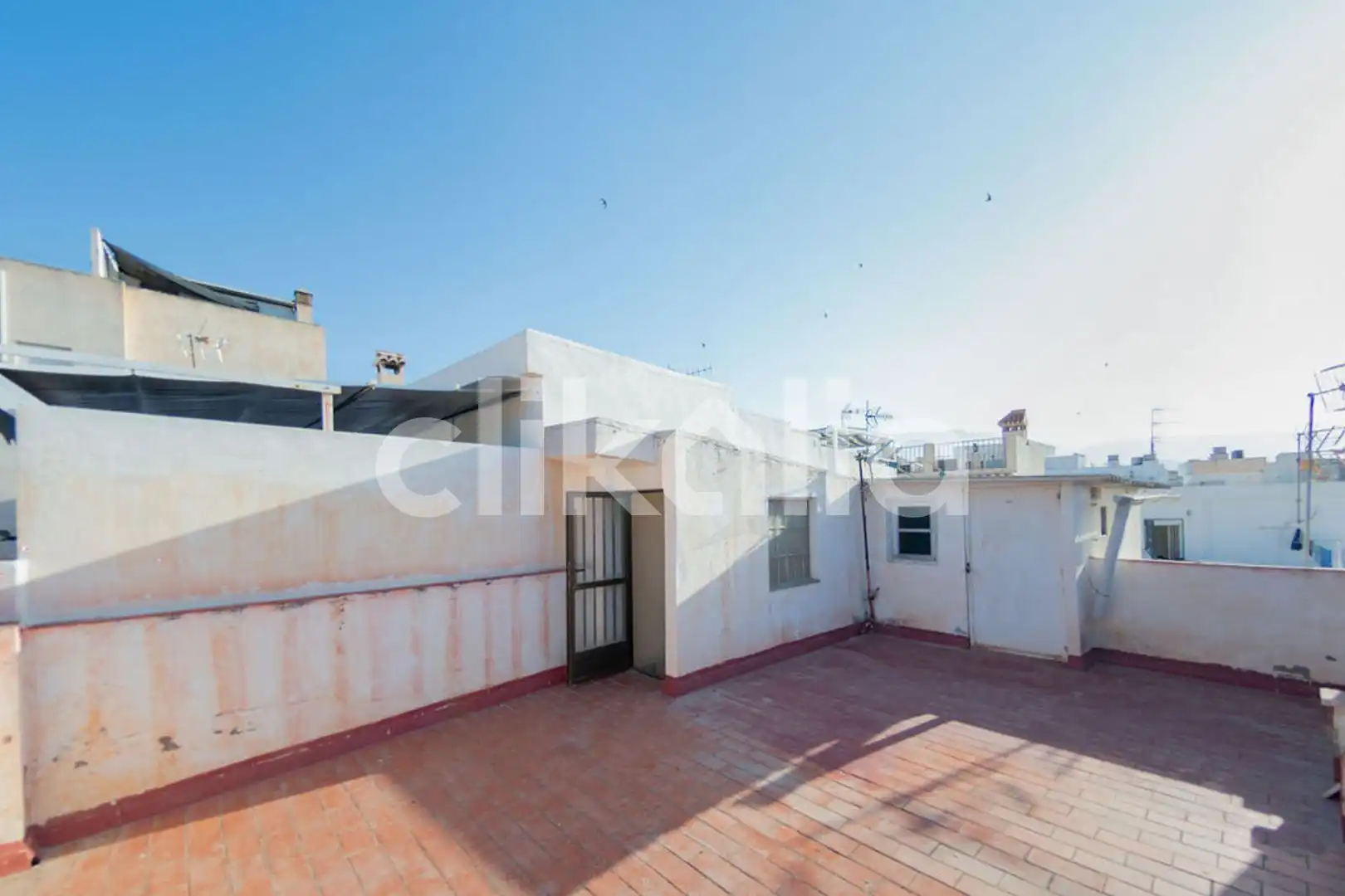 Vista exterior de Casa o xalet en venda en Motril amb Terrassa i Traster