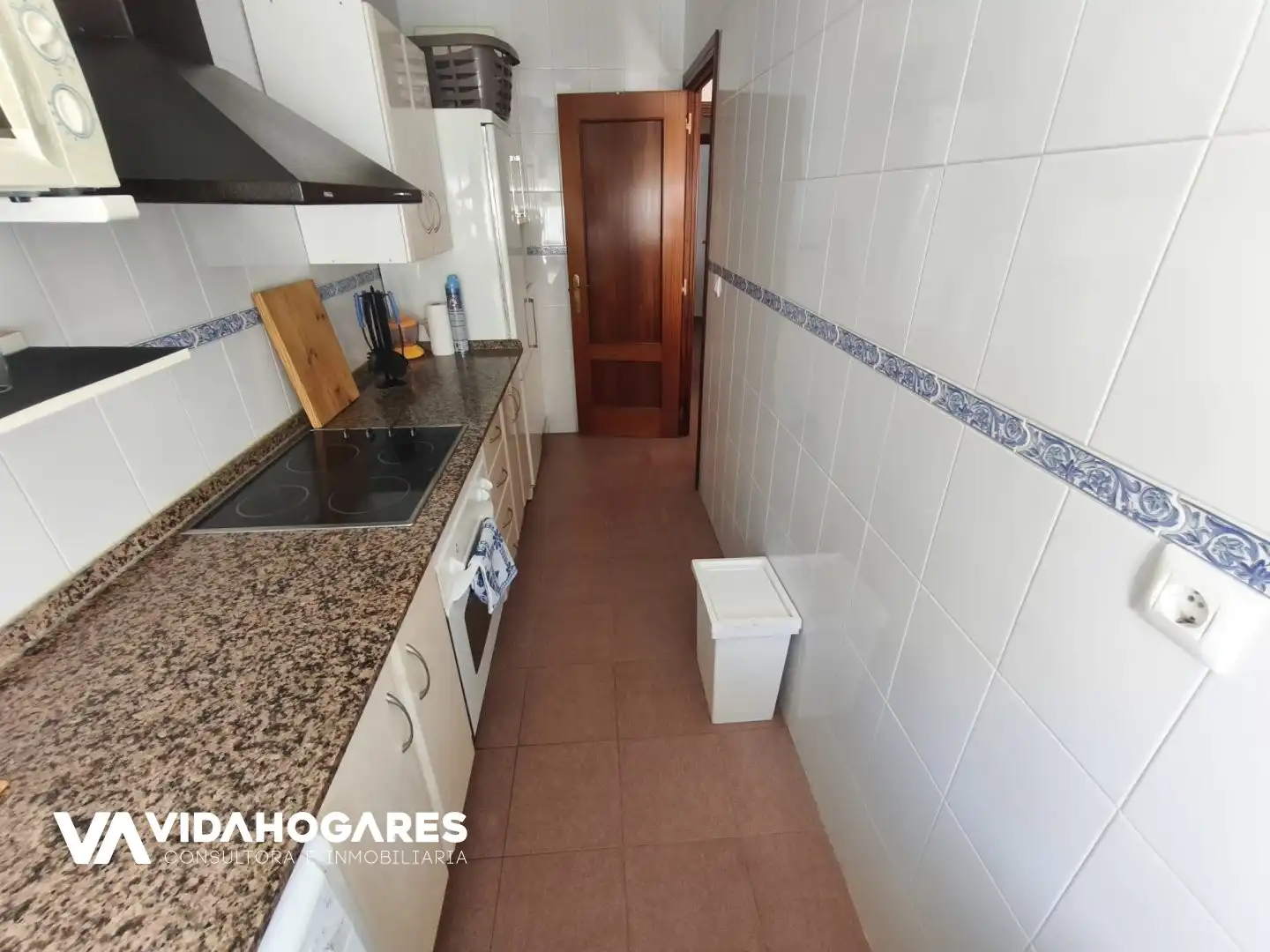 Küche von Wohnung zum Verkauf in Chipiona mit Klimaanlage und Balkon
