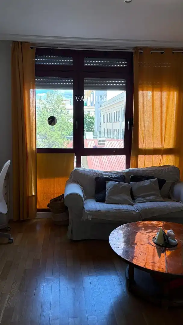 Terrassa de Pis de lloguer en Madrid amb Aire condicionat, Piscina i Moblat
