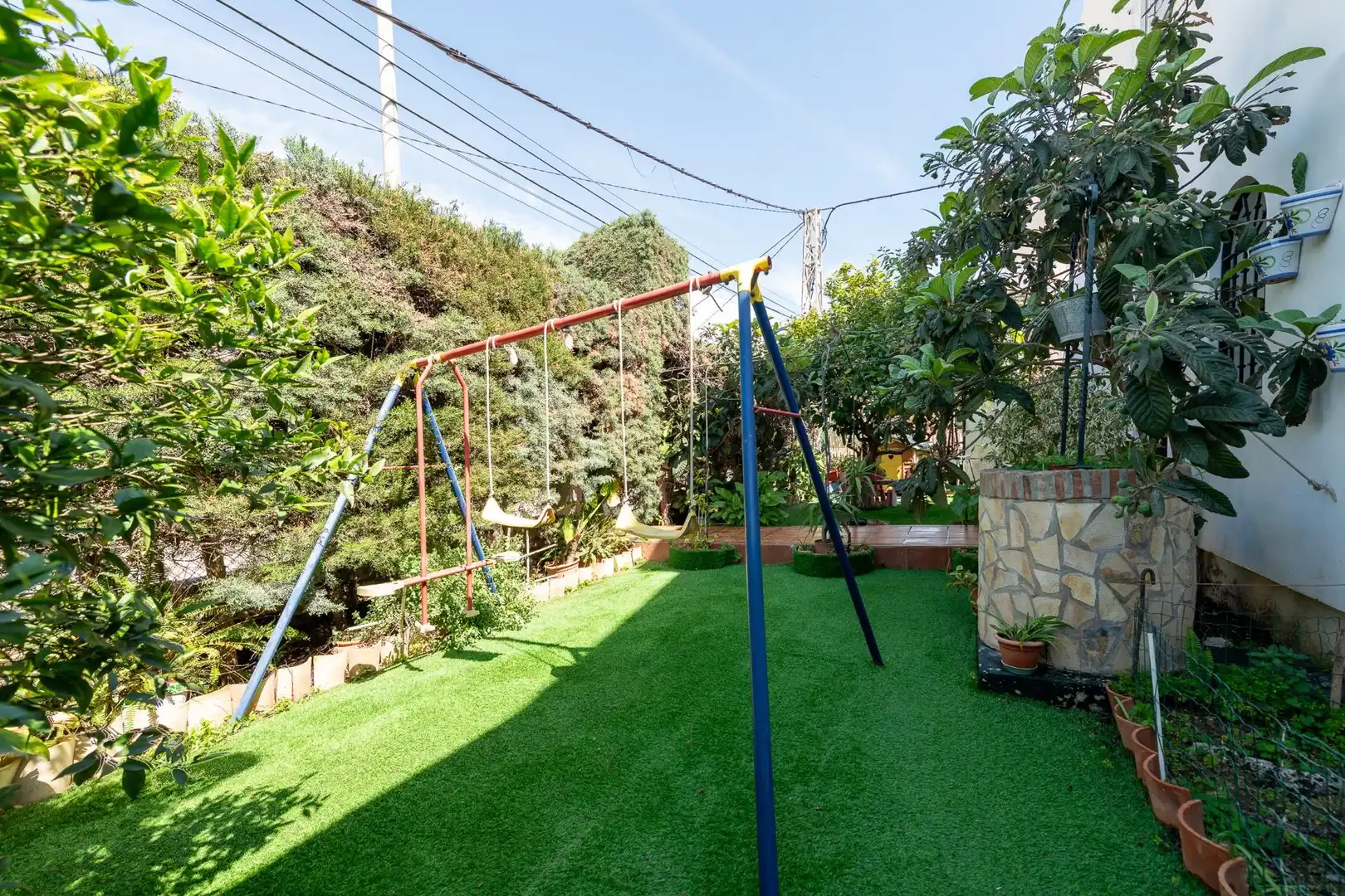 Jardín de Casa adosada en venta en Rincón de la Victoria con Trastero y Piscina comunitaria