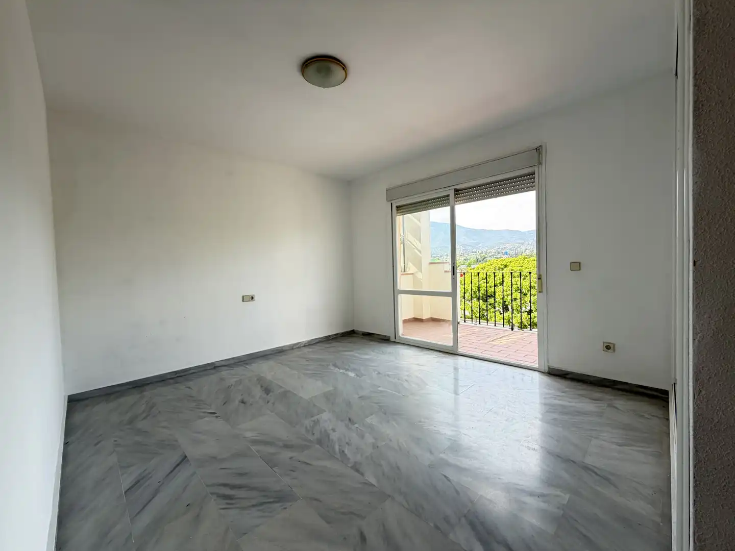 Habitación de Dúplex en venta en Estepona con Terraza, Piscina y Piscina comunitaria