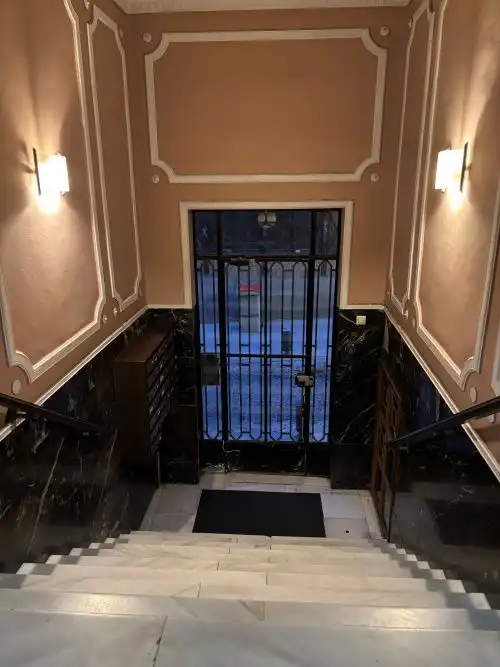 Wohnung zum Verkauf in Madrid mit Klimaanlage, Heizung und Balkon