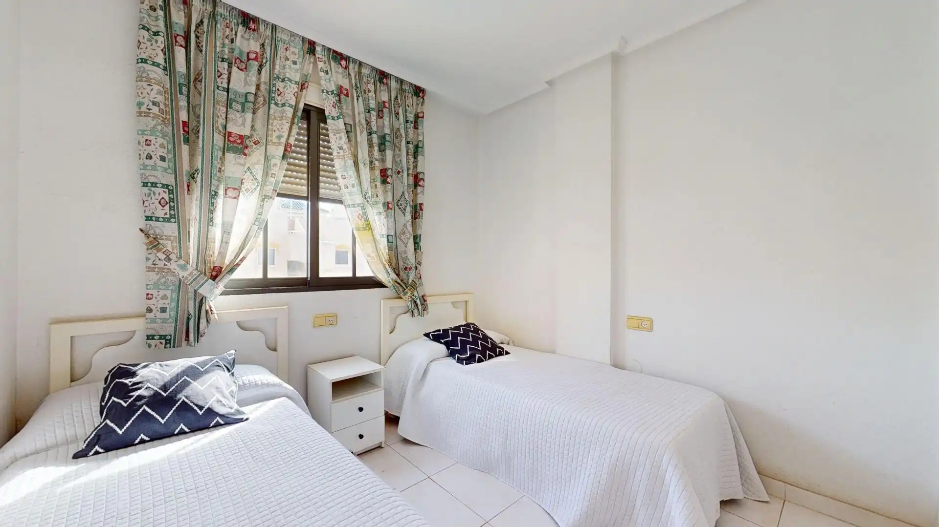 Dormitori de Apartament en venda en Orihuela amb Aire condicionat, Jardí privat i Terrassa