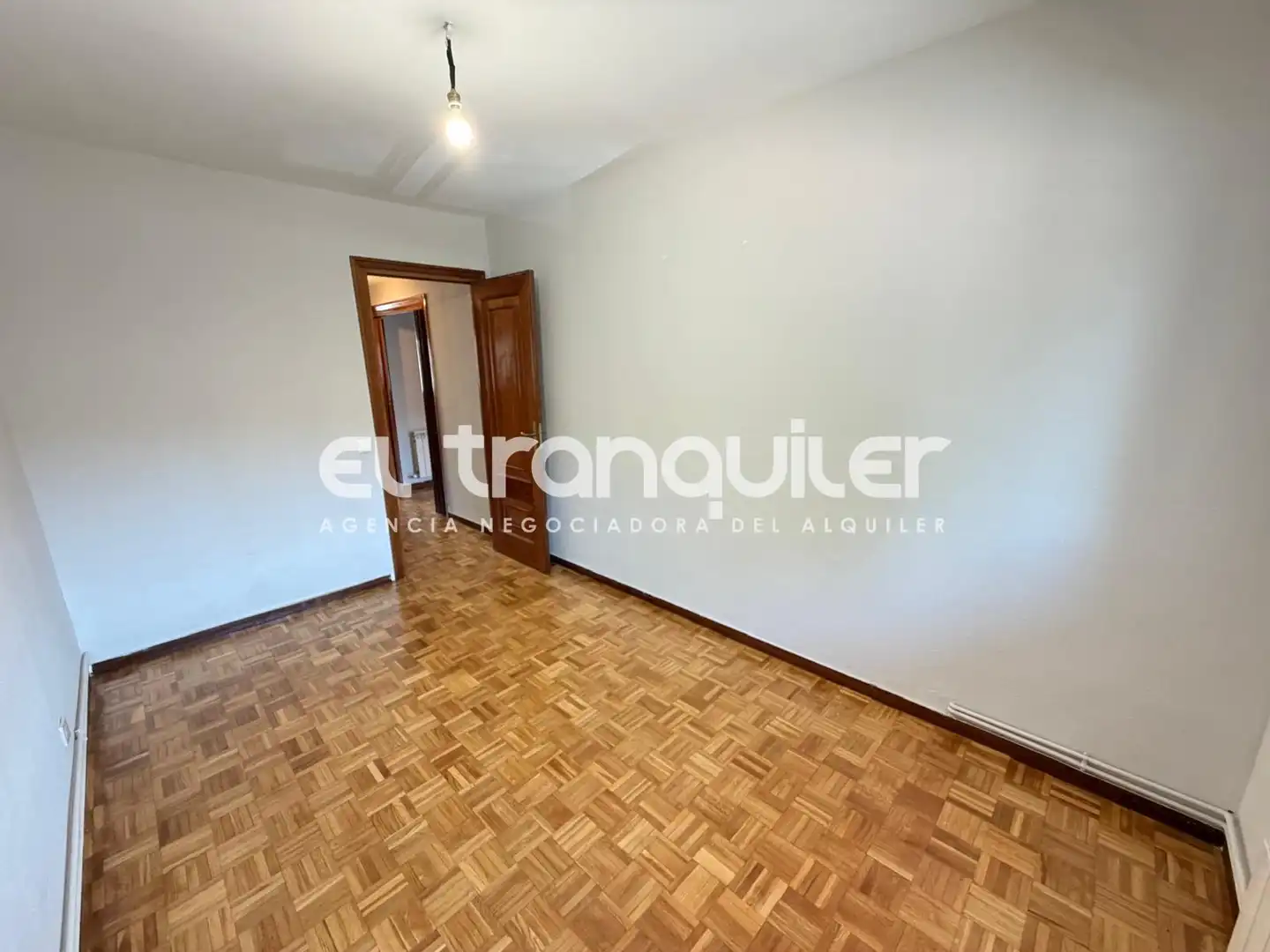 Bedroom of Flat for rent in Pozuelo de Alarcón  with Parquet flooring