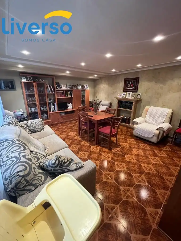 Sala de estar de Finca rústica en venta en Villaquirán de los Infantes con Calefacción, Terraza y Piscina