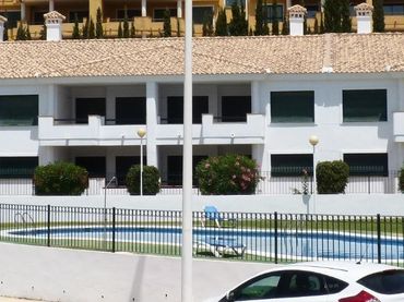 Baixos amb piscina en venda a Orihuela Costa