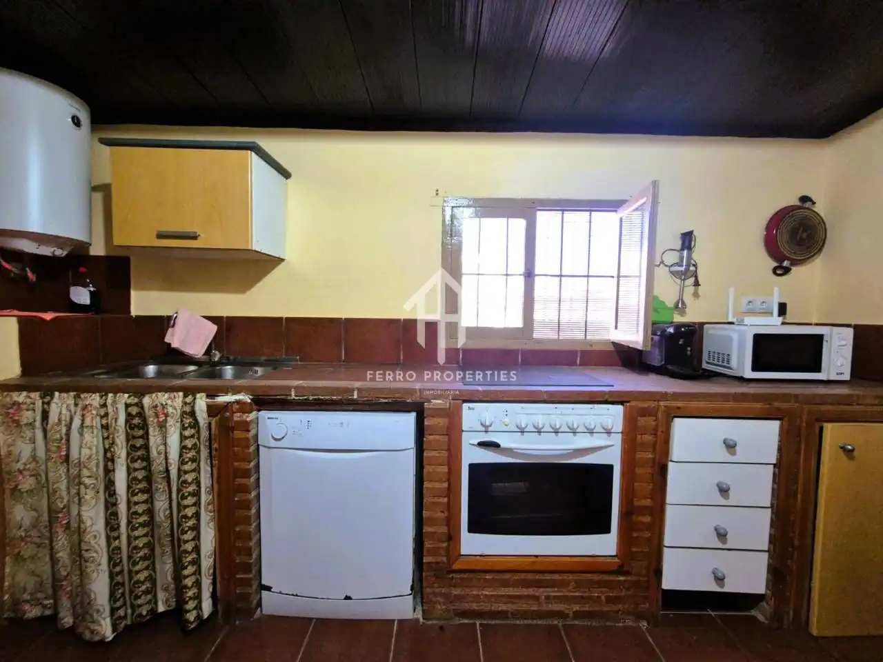 Cuina de Casa o xalet en venda en Loja amb Terrassa, Piscina i Moblat