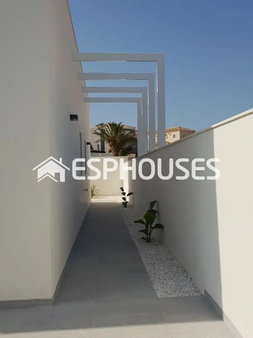 Casa o xalet en venda en Pilar de la Horadada amb Terrassa, Piscina i Balcó