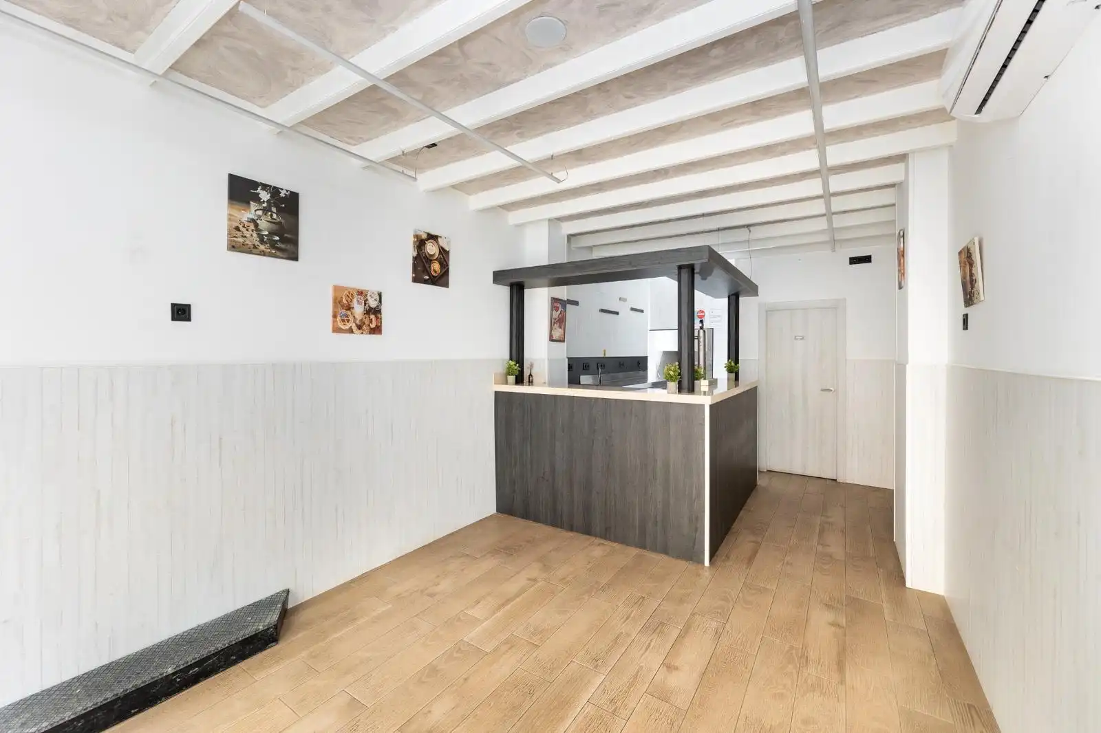Cocina de Local en venta en Granada con Aire acondicionado y Amueblado