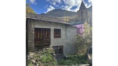 Conjunto de casa y pajar a rehabilitar en Alòs dIsil