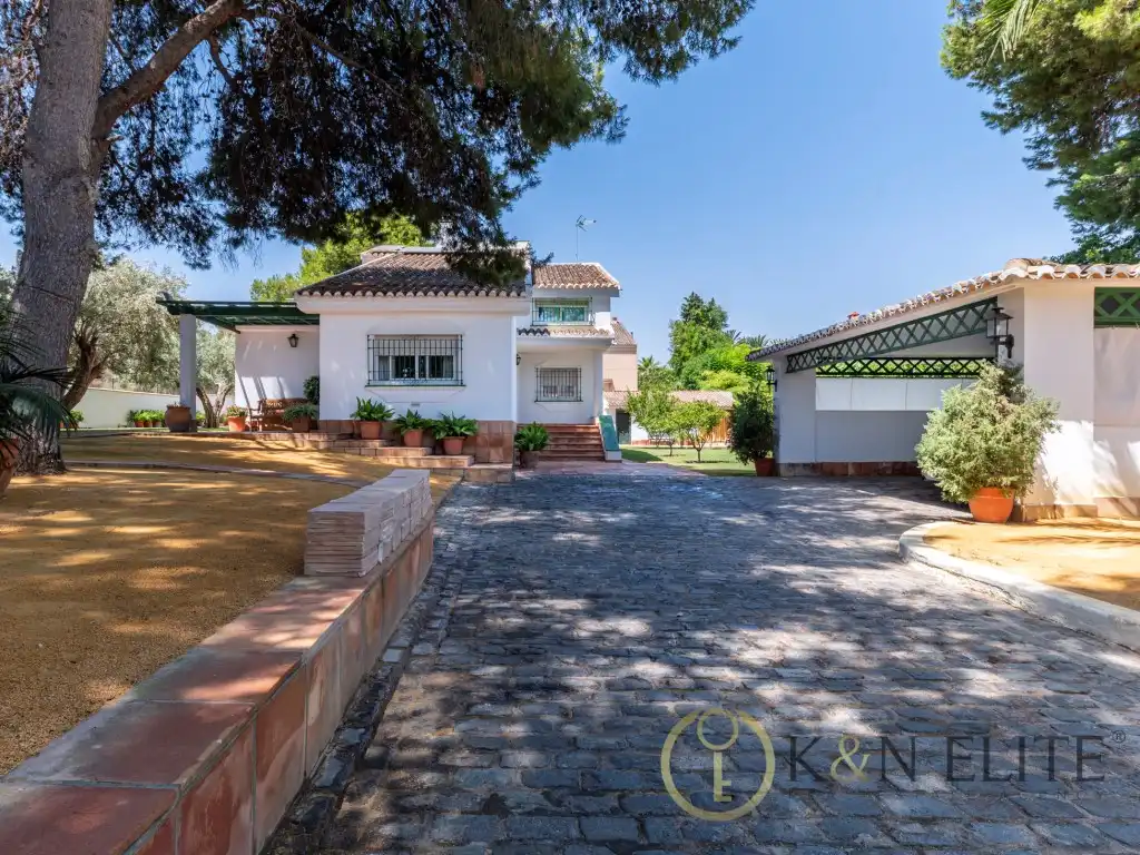 Vista exterior de Casa o xalet en venda en Alicante / Alacant amb Aire condicionat, Jardí privat i Terrassa