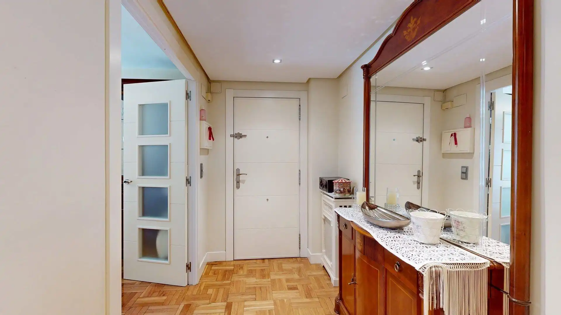 Flat with terrace for sale in Avenida CESAR AUGUSTO 23, imagen 2