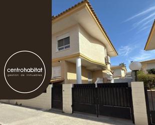 Exterior view of House or chalet for sale in Elda  with Air Conditioner, Heating and Private garden