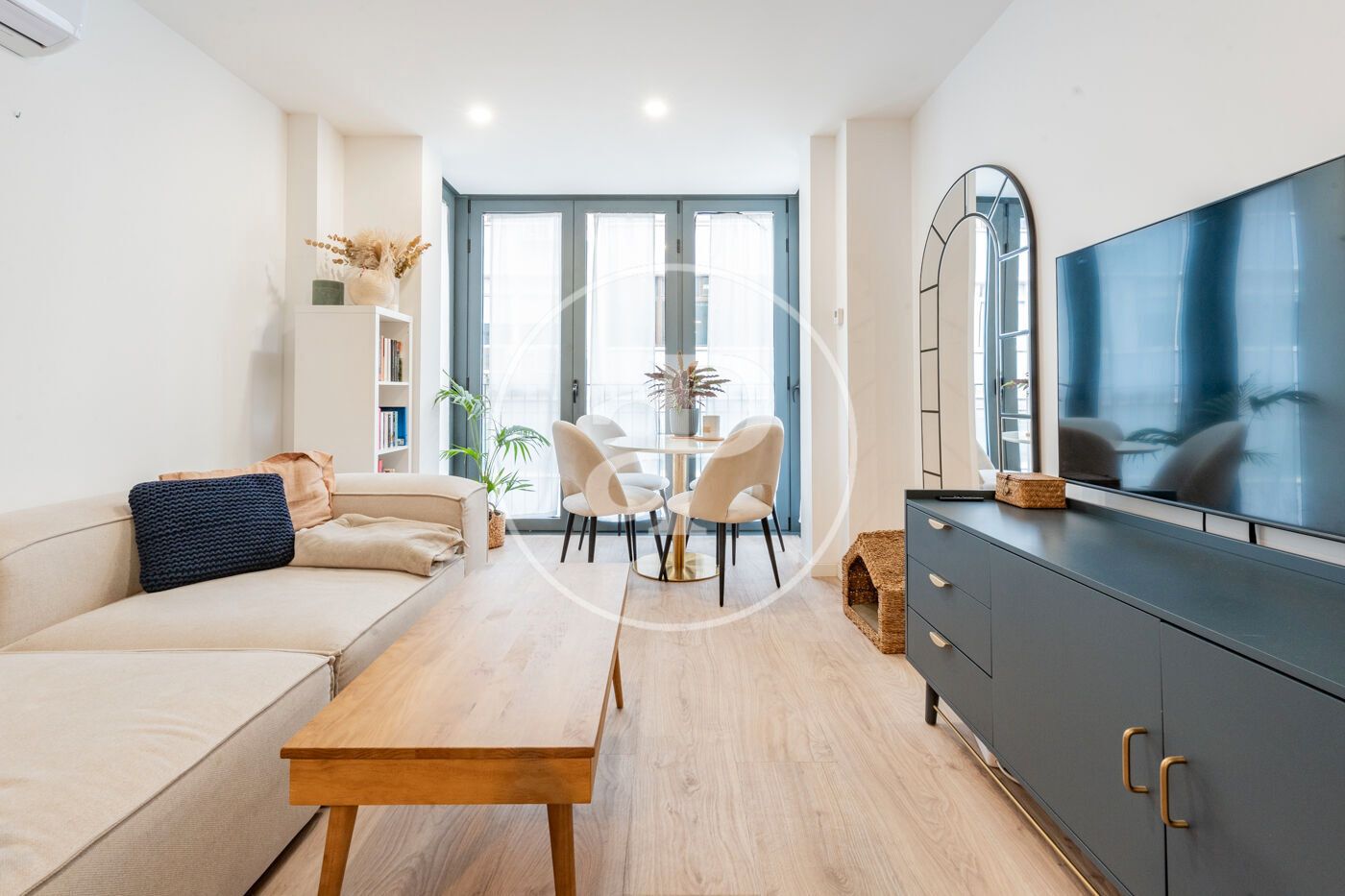 Living room of Flat for sale in  Madrid Capital  with Air Conditioner, Heating and Private garden