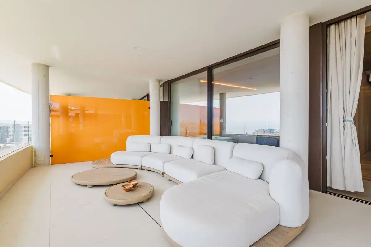 Living room of Flat for sale in Fuengirola  with Air Conditioner, Heating and Terrace