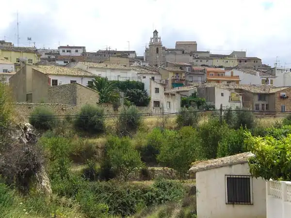 Vista exterior de Piso en venta en Torremanzanas / La Torre de les Maçanes con Calefacción, Terraza y Amueblado