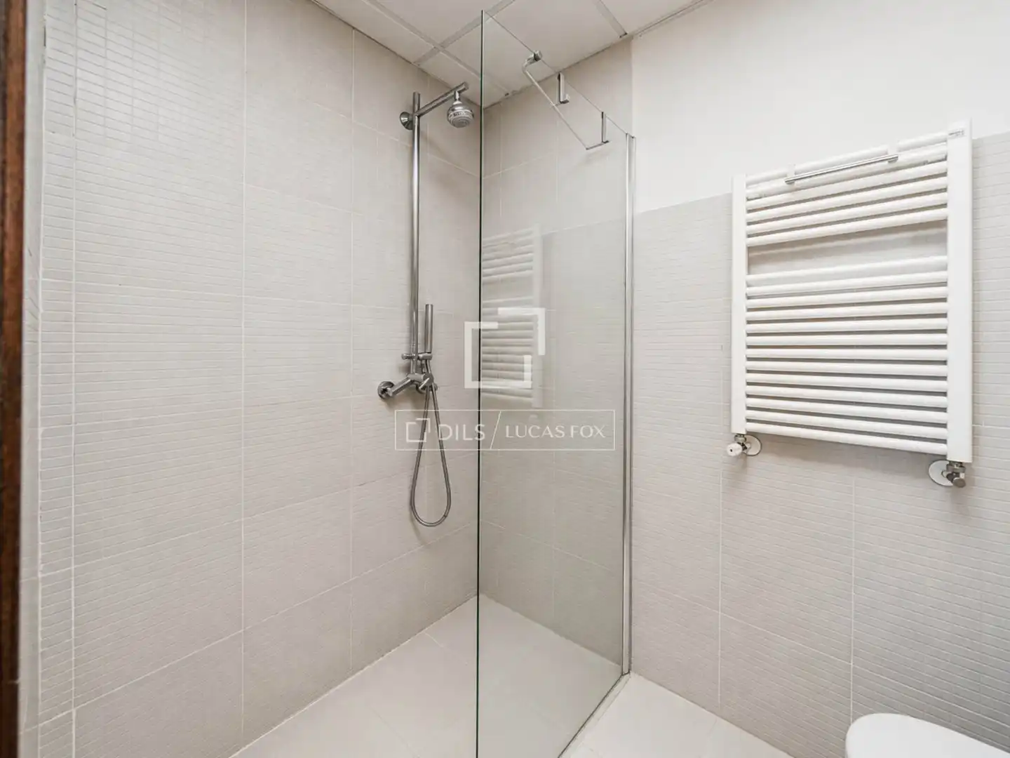 Bathroom of Attic for sale in Madrid  with Air Conditioner, Heating and Terrace