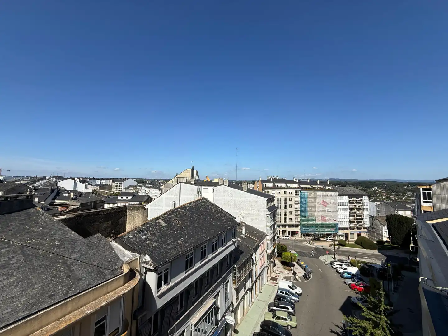 Vista exterior de Pis en venda en Lugo amb Calefacció, Parquet i Terrassa