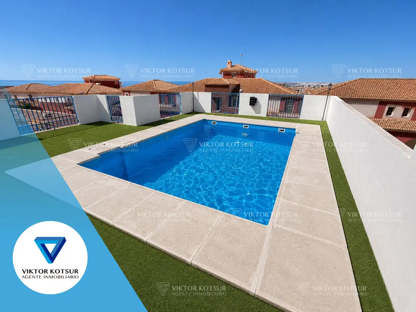 Swimming pool of Apartments for sale in Roquetas de Mar  with Air Conditioner, Alarm and Community pool