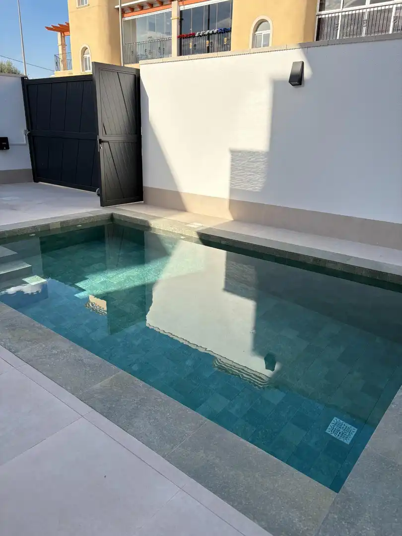 Piscina de Casa o xalet en venda en Almoradí amb Aire condicionat, Calefacció i Jardí privat