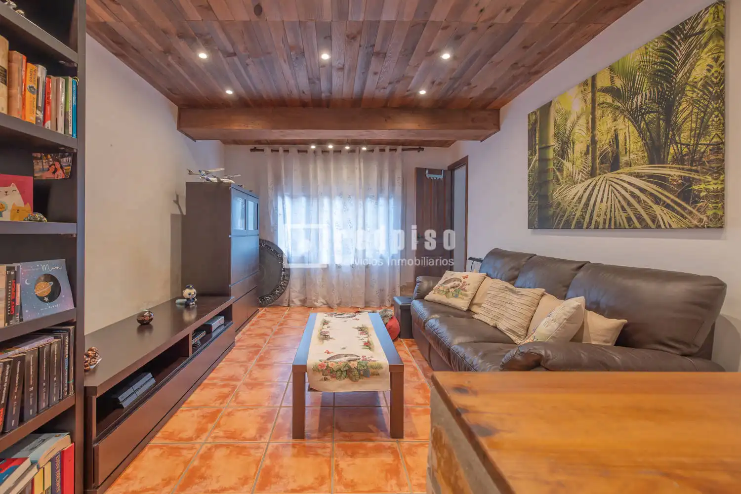 Sala d'estar de Casa o xalet en venda en Casarrubios del Monte amb Calefacció, Jardí privat i Terrassa