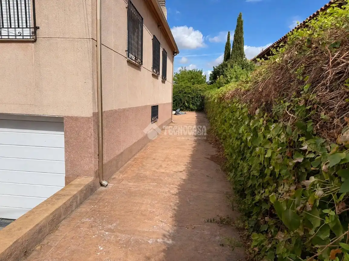 Vista exterior de Casa o chalet en venta en Ciruelos con Calefacción, Piscina y Balcón
