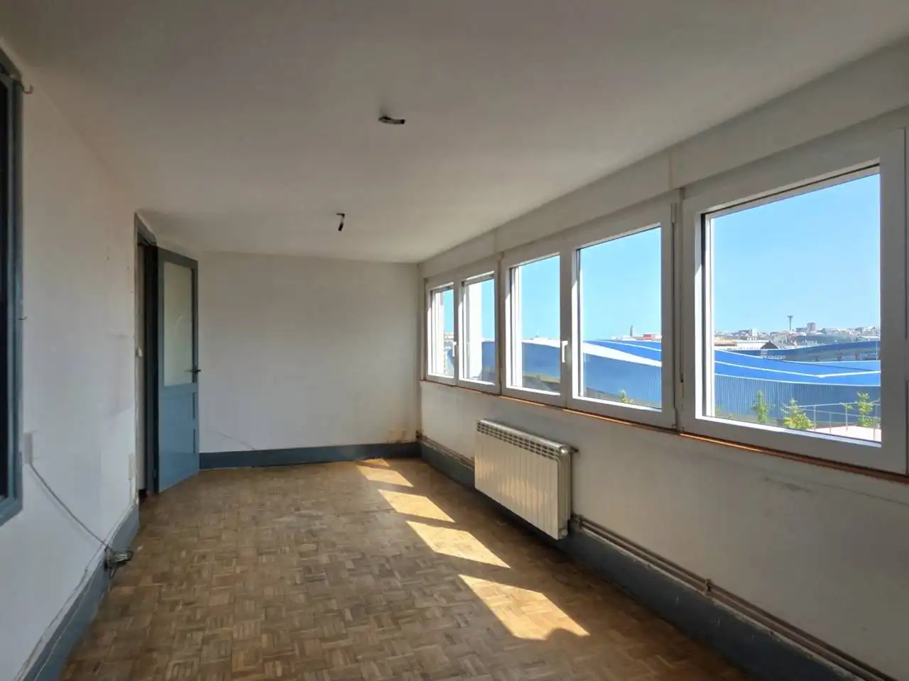 Habitación de Ático en venta en A Coruña Capital  con Calefacción, Terraza y Balcón