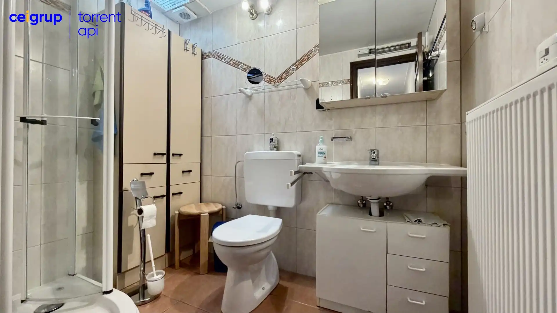 Baño de Casa adosada en venta en L'Estartit con Aire acondicionado, Calefacción y Terraza