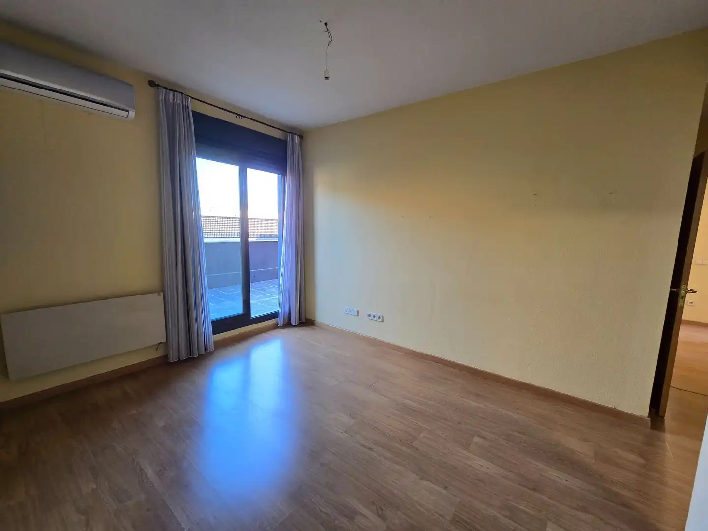 Habitación de Piso en venta en Mondéjar con Calefacción