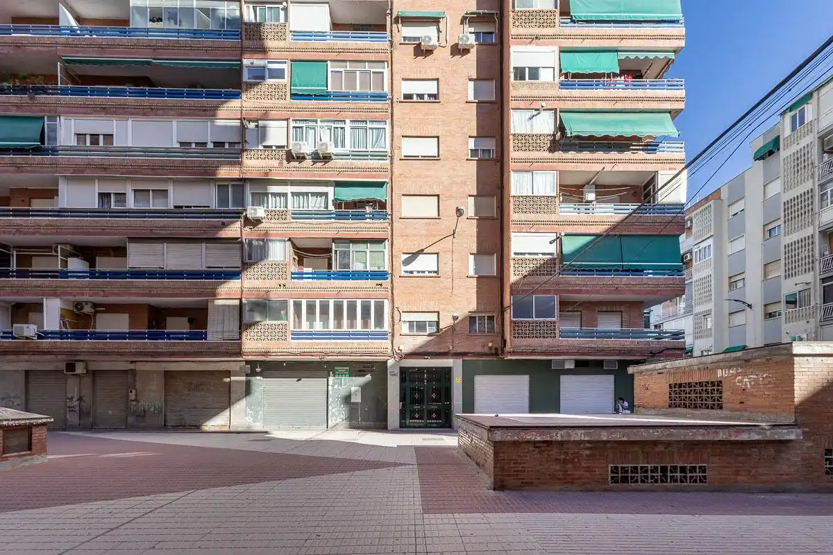 Piso con terraza en venta en Calle Almuñécar, imagen 34