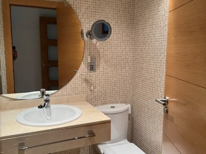 Bathroom of Flat for sale in  Granada Capital  with Air Conditioner, Terrace and Swimming Pool