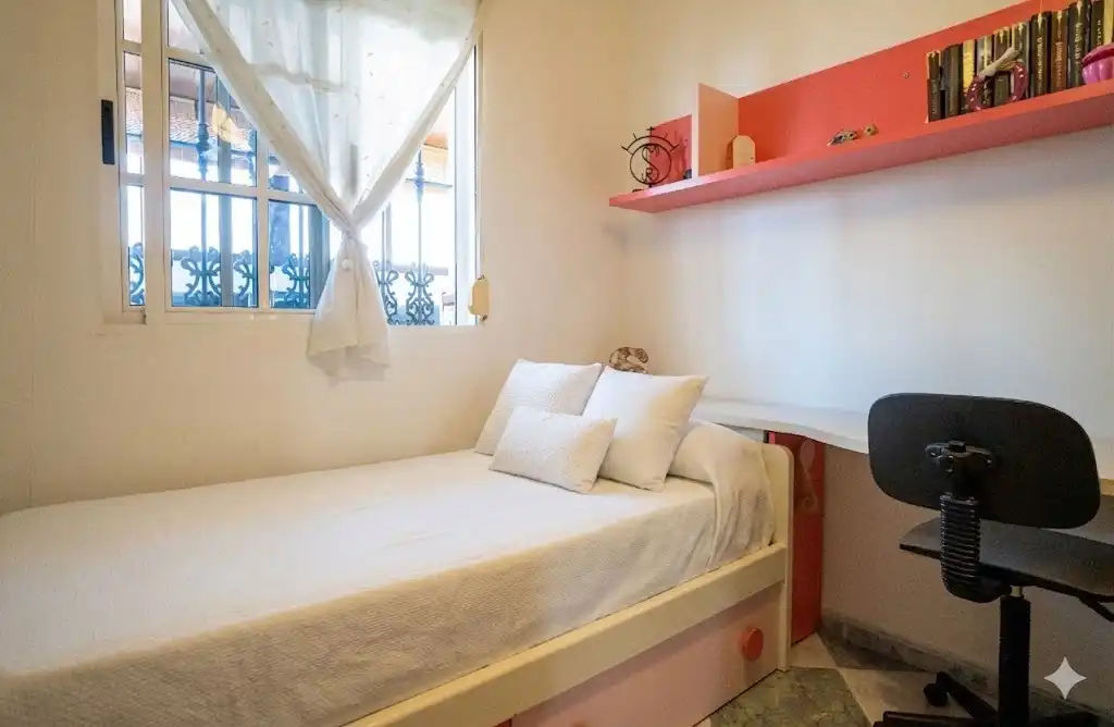 Habitación de Casa adosada en venta en Alcalá del Río con Aire acondicionado, Calefacción y Amueblado