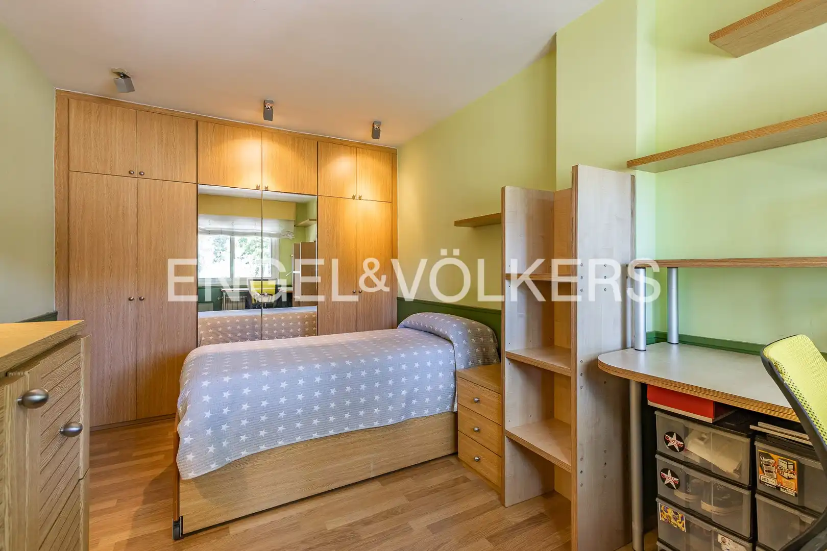 Dormitori de Casa o xalet en venda en Cerdanyola del Vallès amb Aire condicionat, Calefacció i Jardí privat