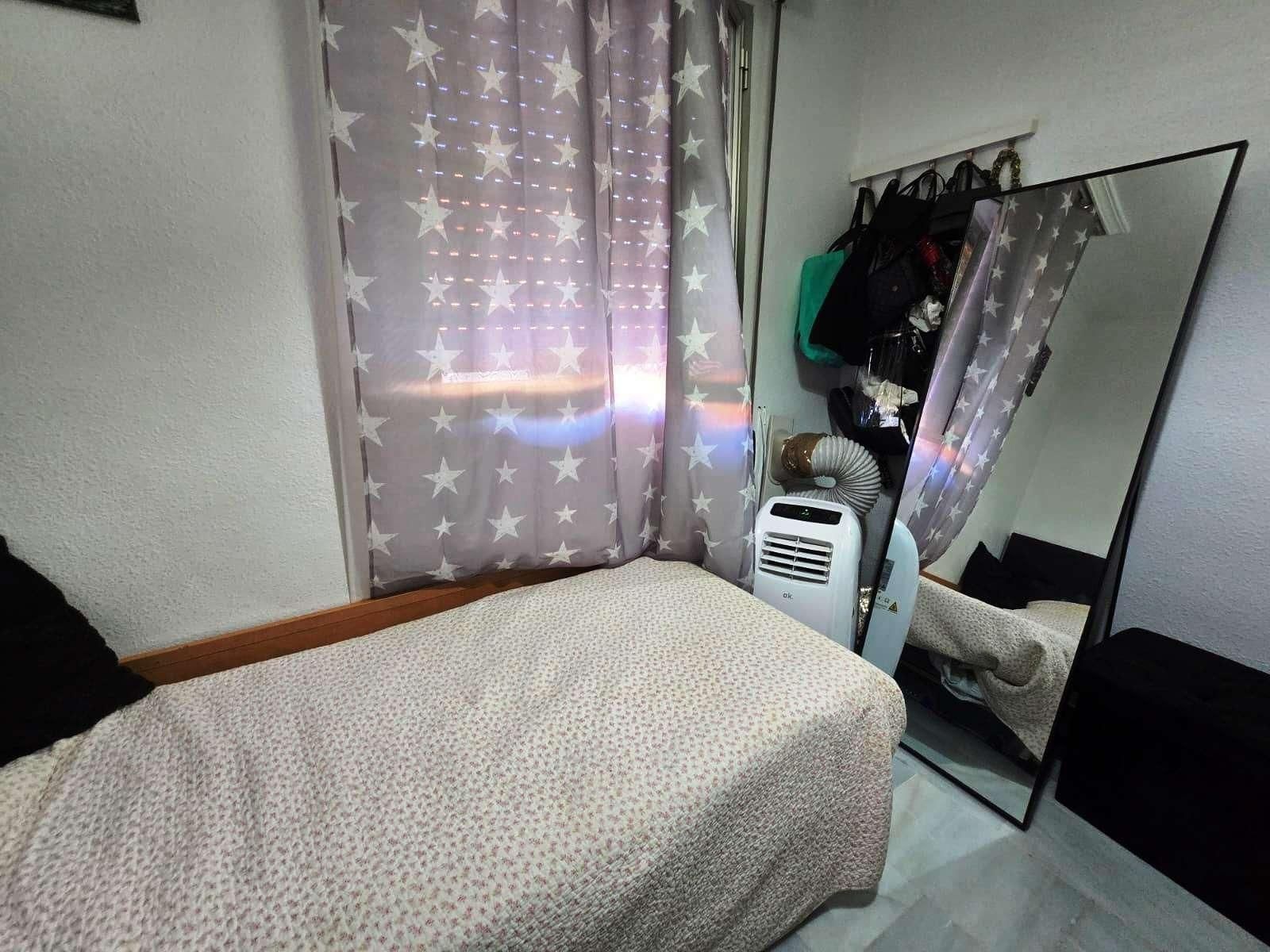 Habitación de Casa adosada en venta en Bormujos con Balcón