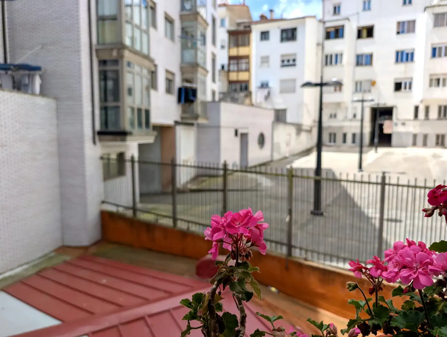 Terrassa de Pis en venda en Oviedo  amb Calefacció, Parquet i Traster