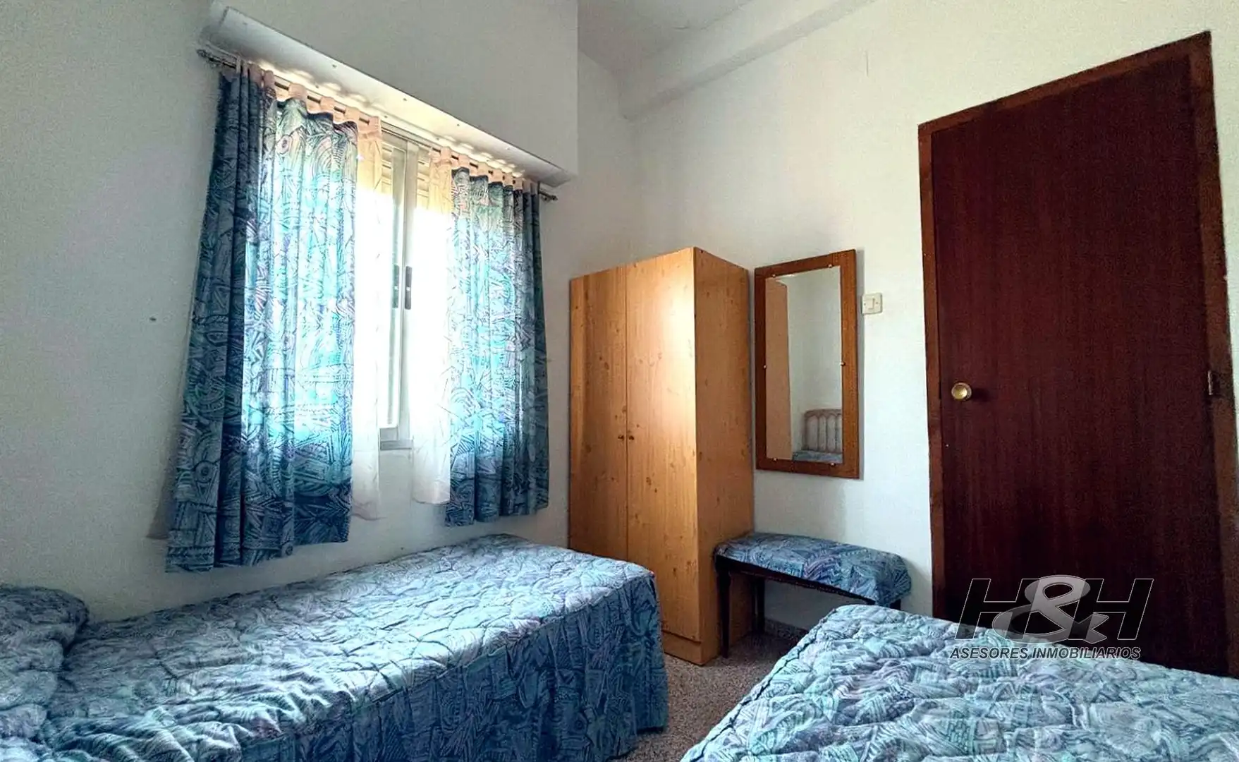 Dormitori de Casa o xalet en venda en Godella amb Jardí privat i Terrassa