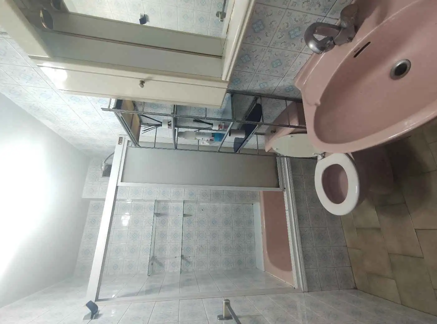 Bathroom of Flat for rent in Ourense Capital   with Heating, Furnished and Oven