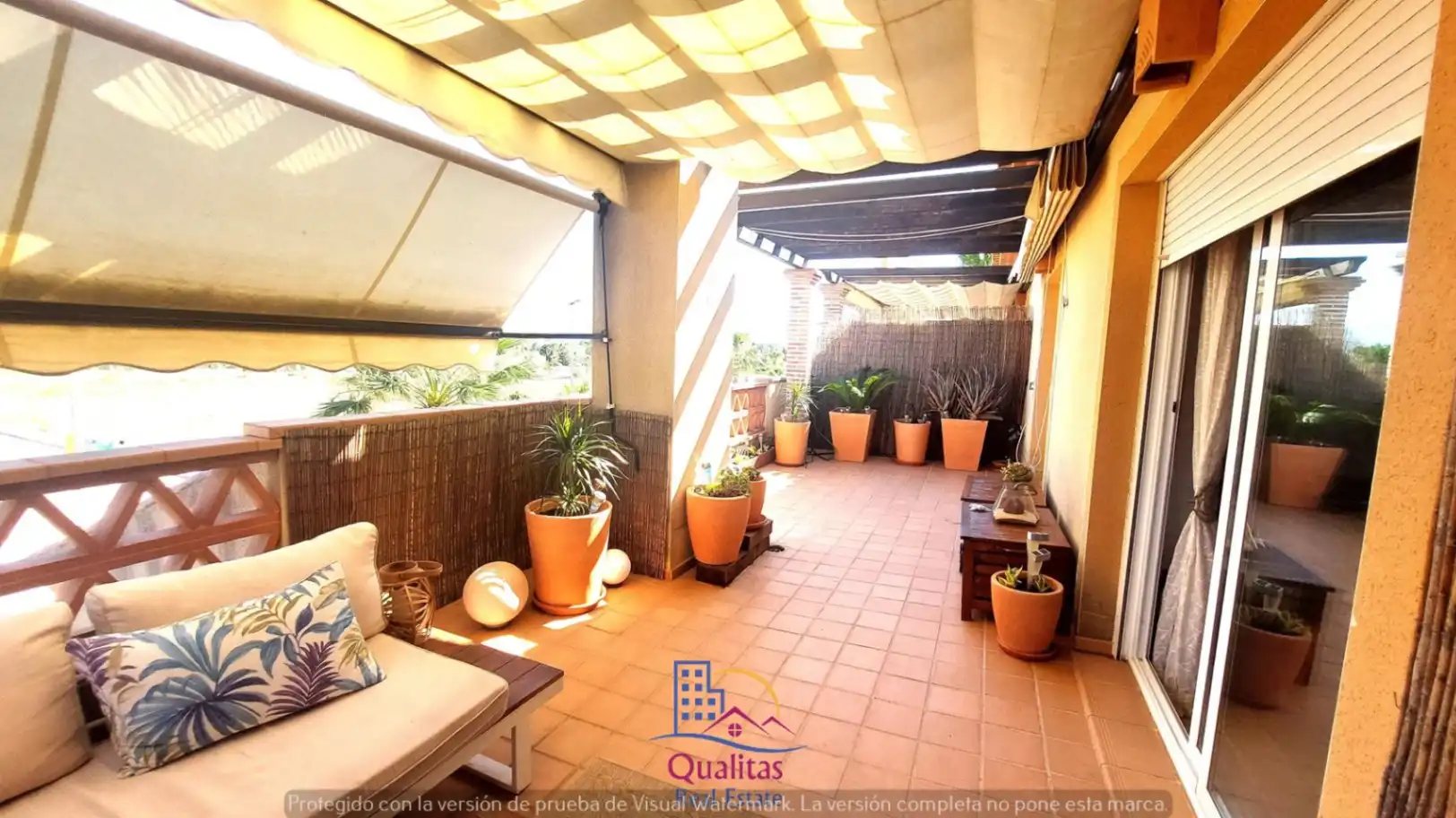 Terrasse von Dachboden zur Miete in Oliva mit Klimaanlage, Heizung und Privatgarten