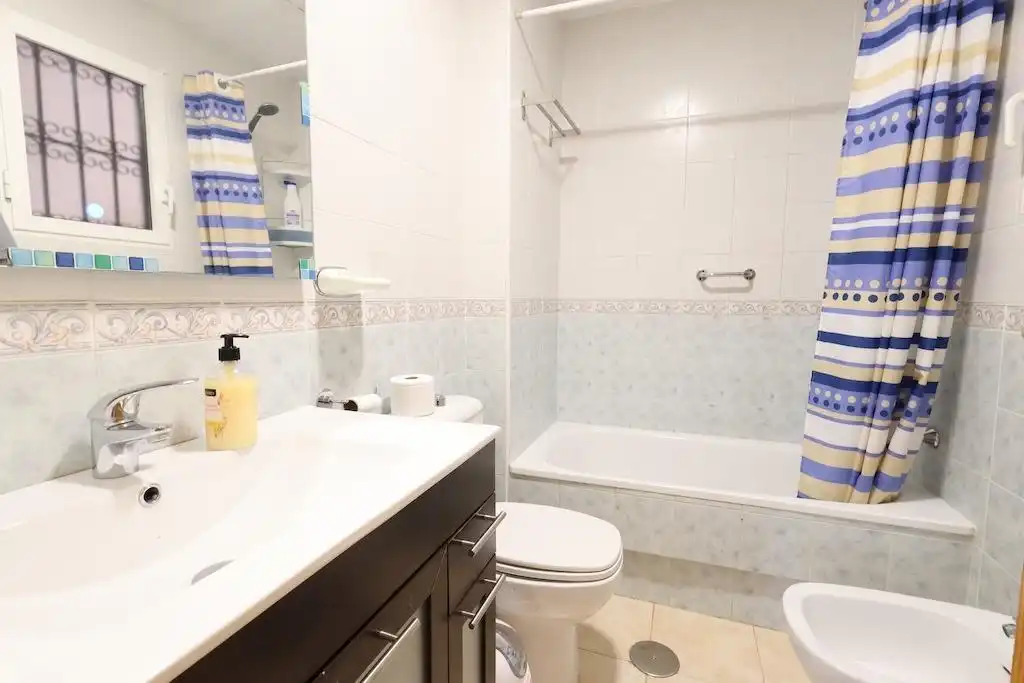 Bathroom of Apartments for rent in Orihuela