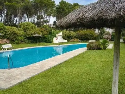 Schwimmbecken von Dachboden zum Verkauf in Pals mit Terrasse, Möbliert und Gemeinschaftspool