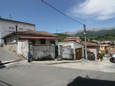 House for sale in Calle Nogal 12