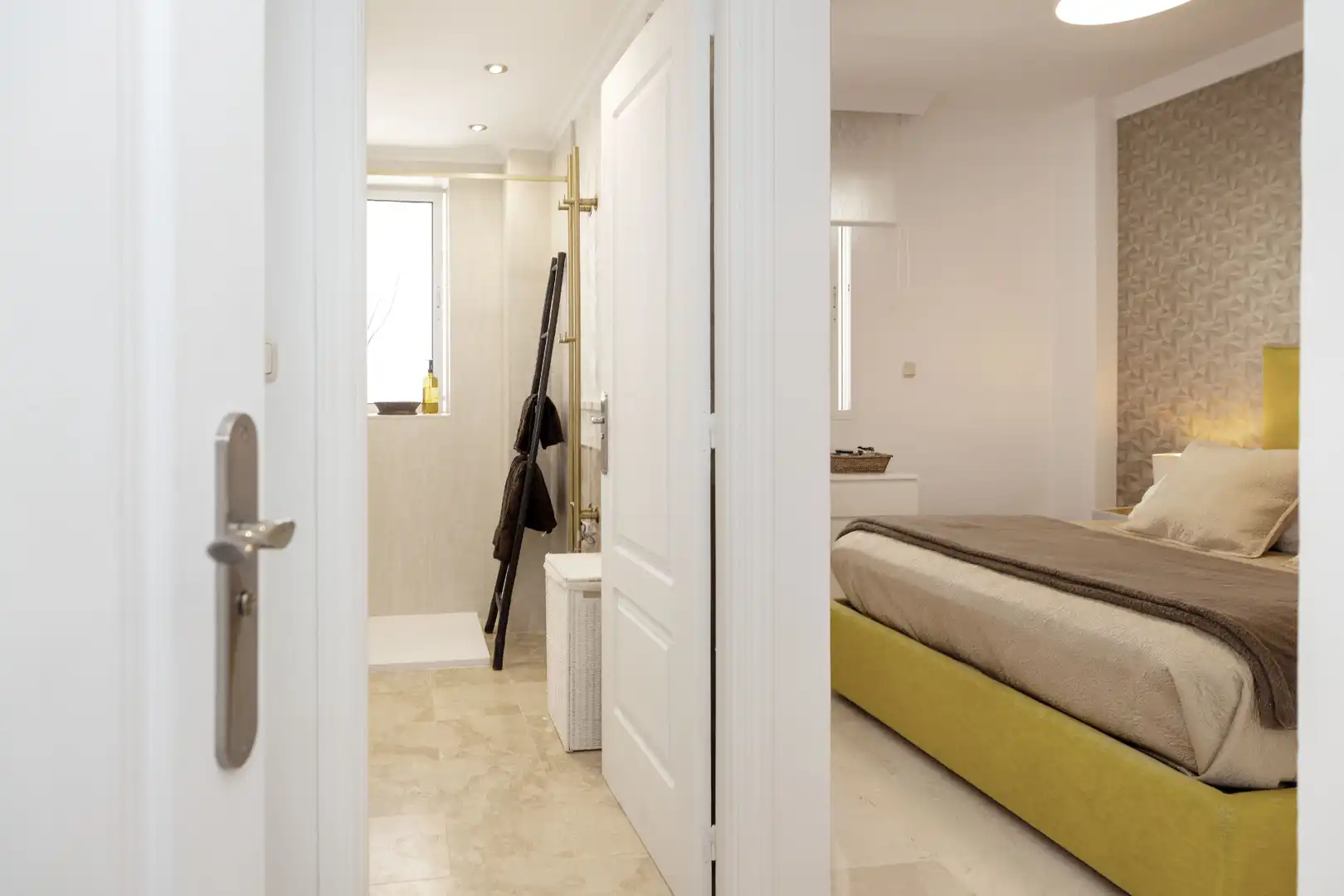 Schlafzimmer von Wohnung zum Verkauf in Marbella mit Klimaanlage, Heizung und Terrasse